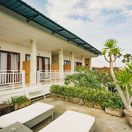 Happy Devi Guesthouse Canggu Buitenkant foto