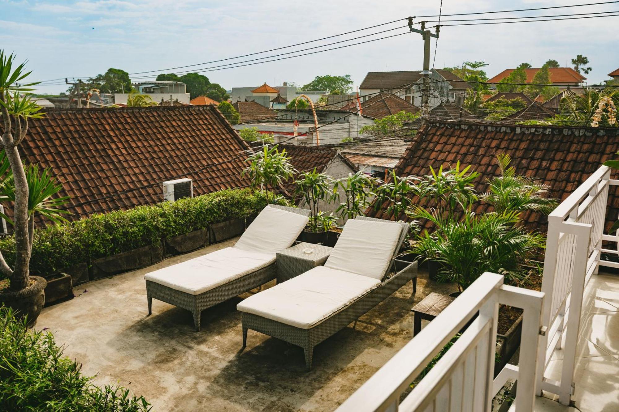 Happy Devi Guesthouse Canggu Buitenkant foto