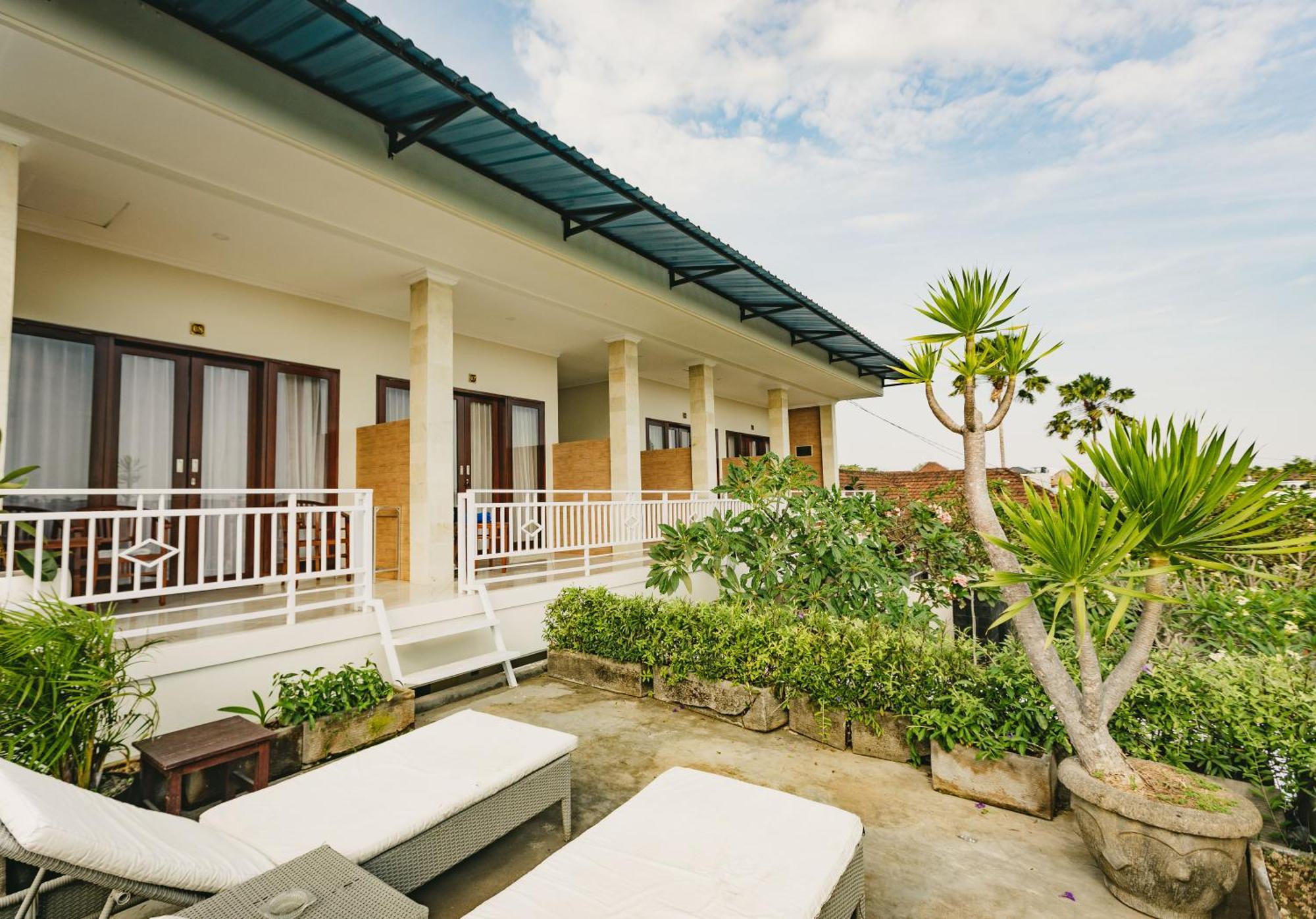 Happy Devi Guesthouse Canggu Buitenkant foto